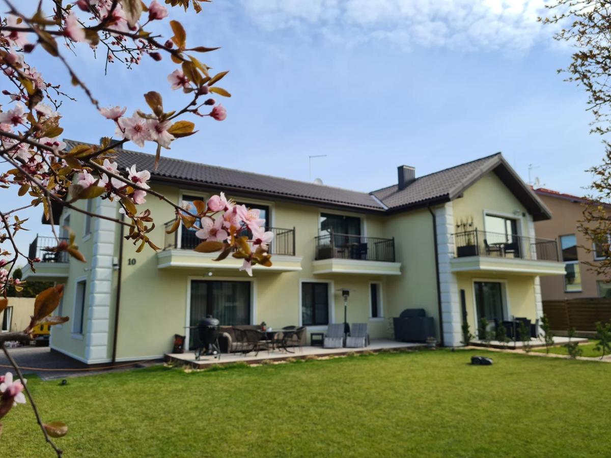 Sakura_Inn Паланга Экстерьер фото
