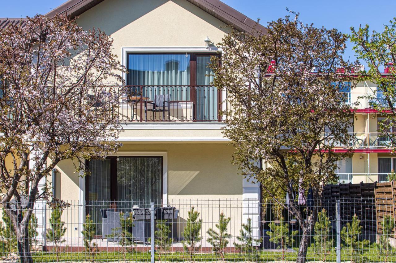 Sakura_Inn Паланга Экстерьер фото